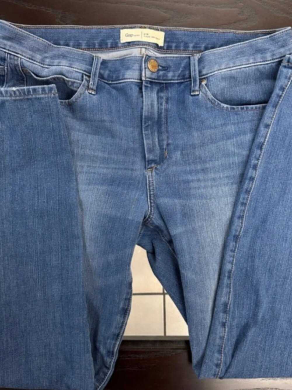 GAP Women's Light Wash Straight Leg Jeans Size 31